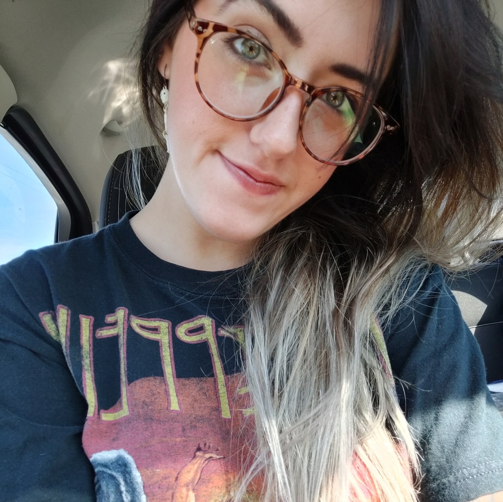 Meet your Posher, Caitlyn